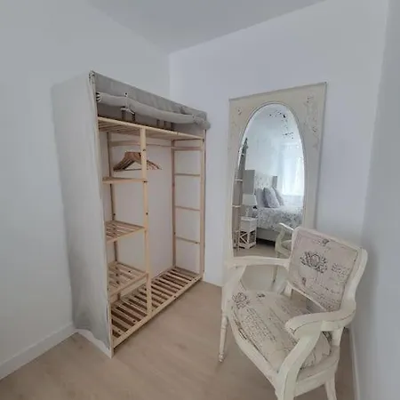 Logis La Cabanelle فندق 3*