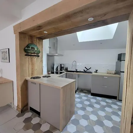 Logis La Cabanelle فندق 3*