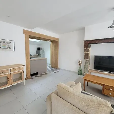 فندق Logis La Cabanelle Athee (Mayenne)